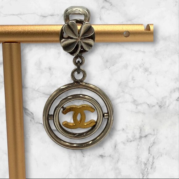 Chanel Vintage CC Drop Clover Clip-On Earring - Picture 2 of 5